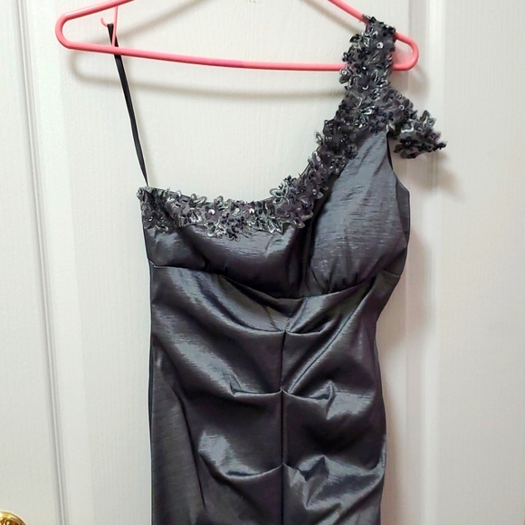 Cache Silver Long Evening Gown in Size 8 - Picture 3 of 9